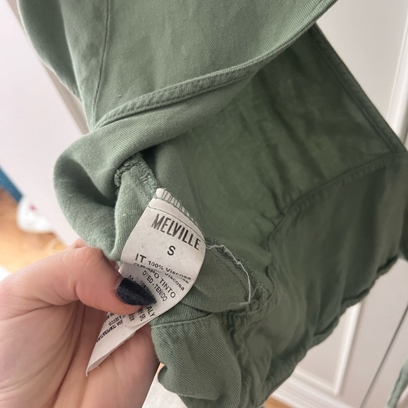 Brandy Melville Open Back Tee - Picture 2 of 8